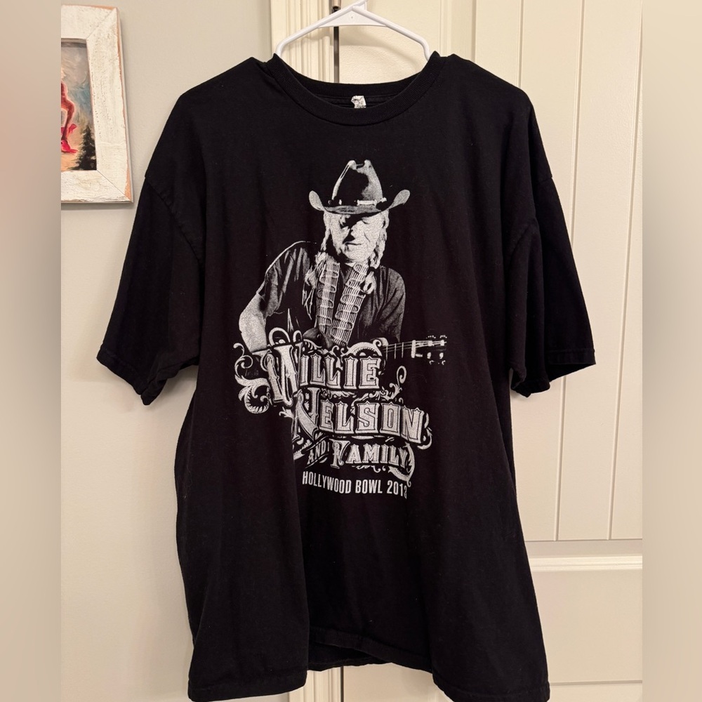 Willie Nelson vintage Concert Tee Hollywood Bowl 2013 Los Angeles Graphic TShirt